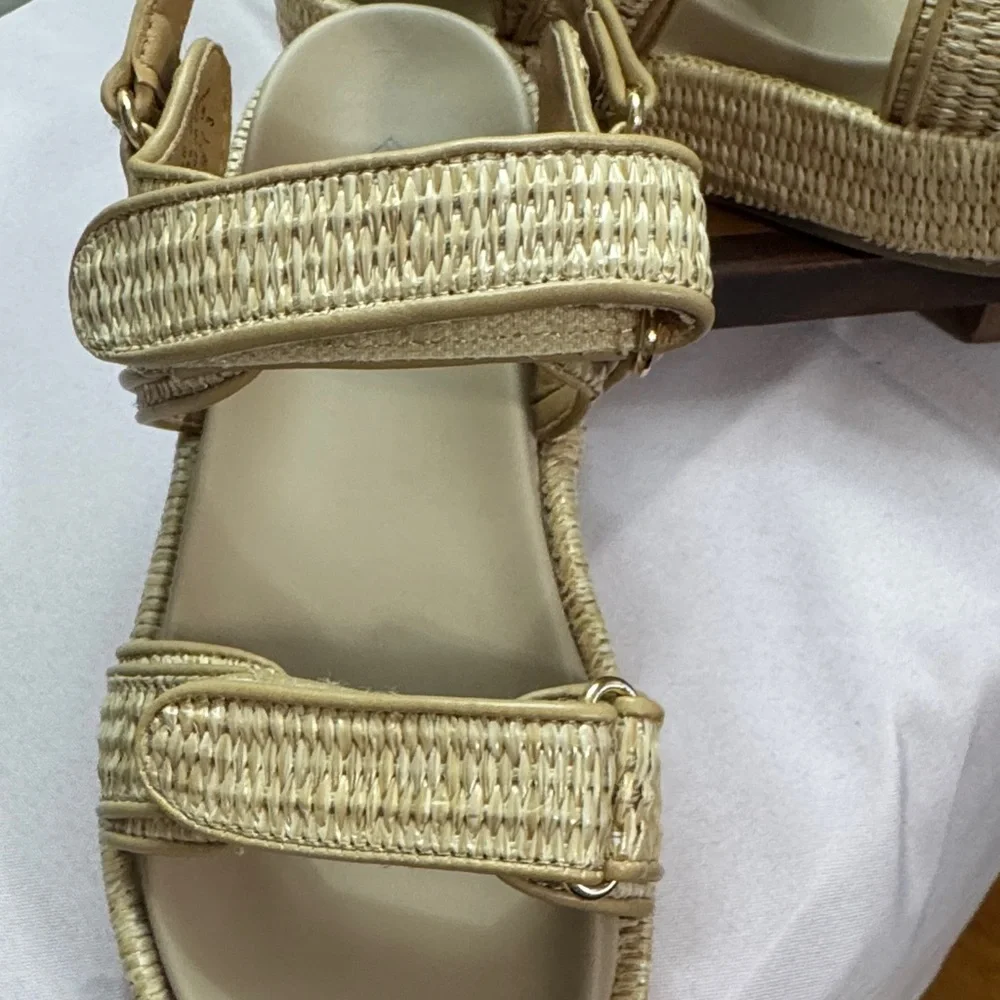Call It Spring Mauii Wedge Sandals NIB - Picture 3 of 10